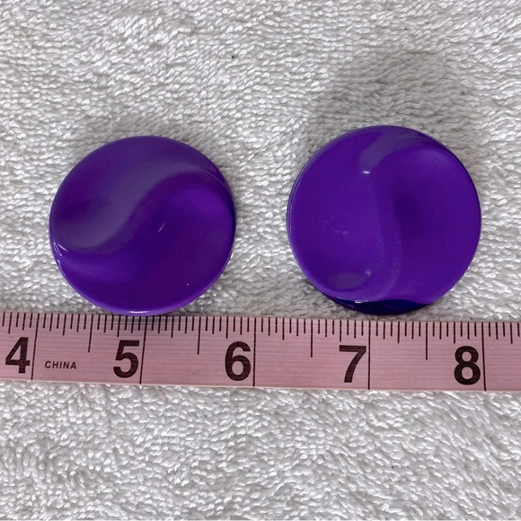 Vintage Round Purple Textured Clip On Earrings - Picture 9 of 9